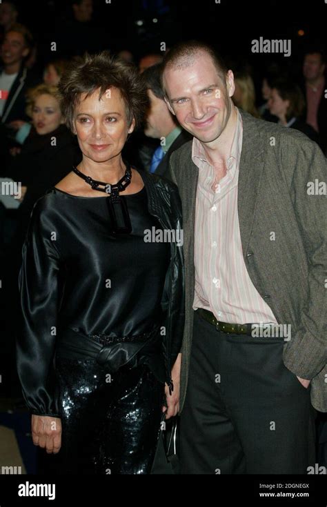 ralph fiennes and wife